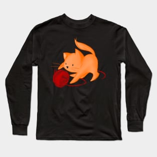 Cute Cat playing with ball of yarn - black Long Sleeve T-Shirt